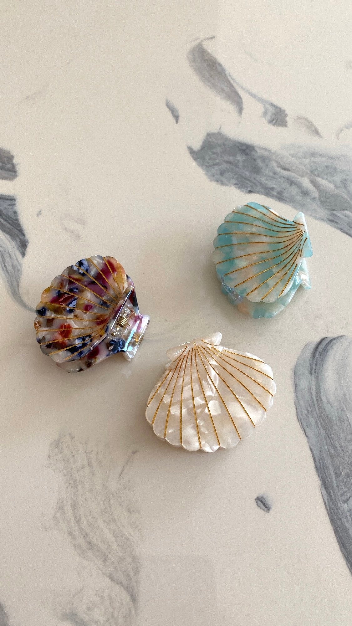 SHELL HAIR CLIP